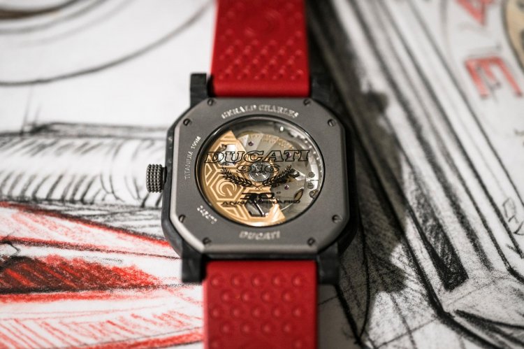 Ducati 916 Watch 2