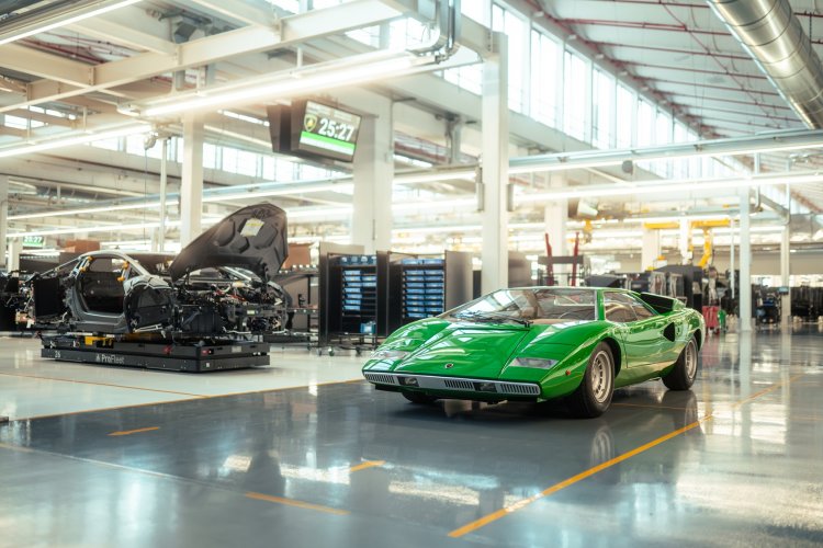 Lamborghini Countach Front Quarter