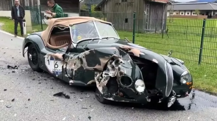 Jaguar Xk120 Crash