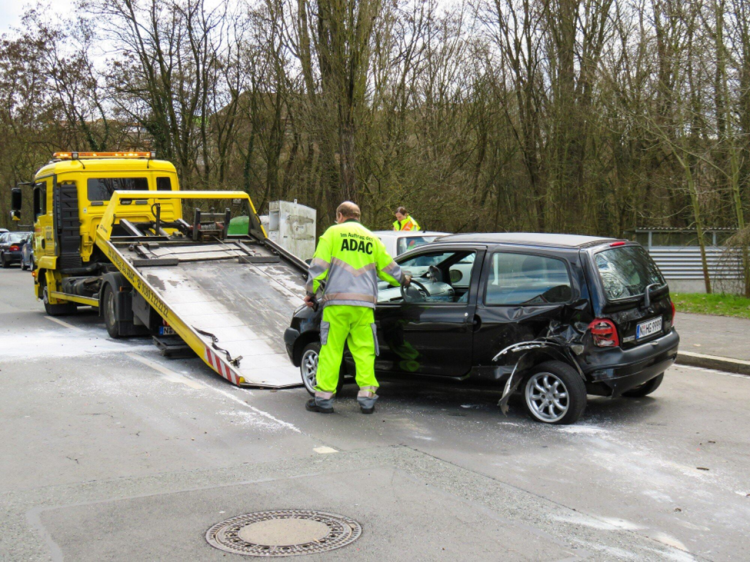 Car Crash Tow Truck Service