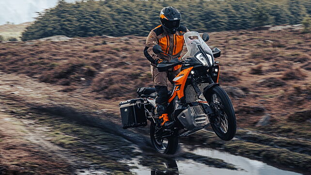 Ktm 890 Adventure R Wheelie