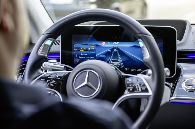 “Mercedes-Benz” Hindistanda qiymətləri qaldırır – 2025-də iki mərhələli bahalaşma