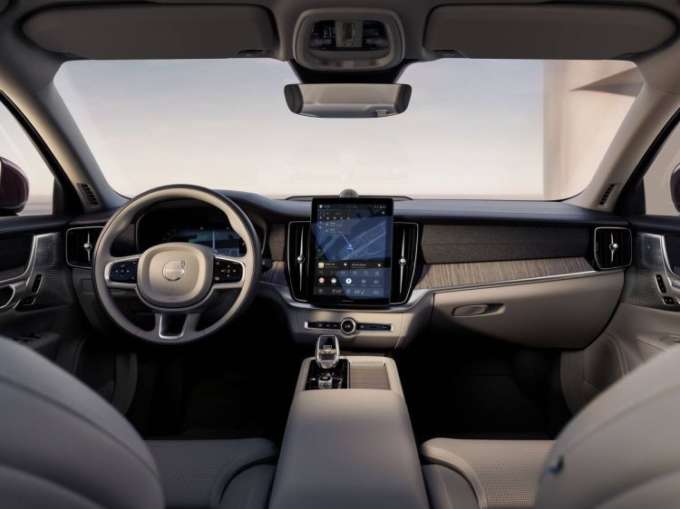 New Volvo S90 Interior