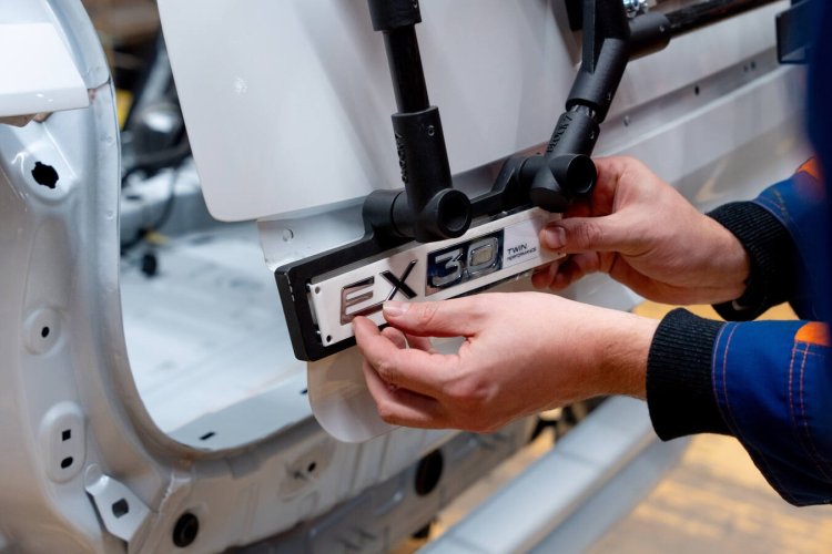 Volvo Ex30 Electric Suv Production Starts In Europ