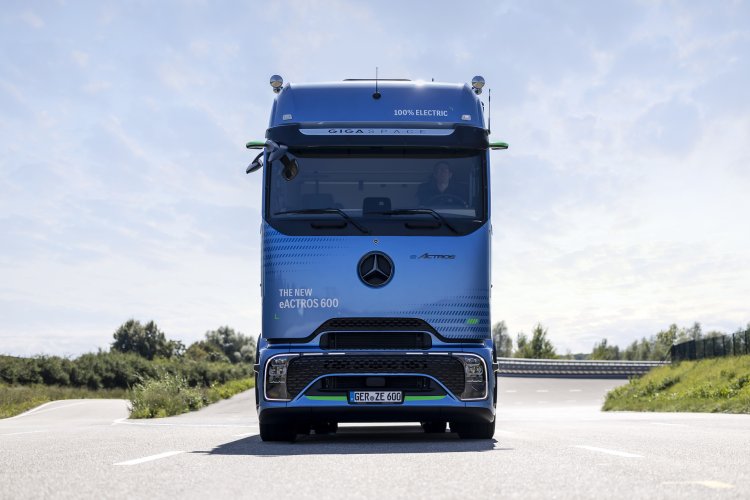 Mercedes Eactros 600 Electric Truck Front