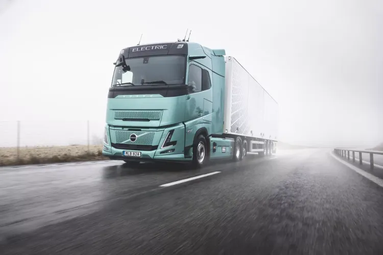 Volvo Fh Aero Electric Truck Front Quarter