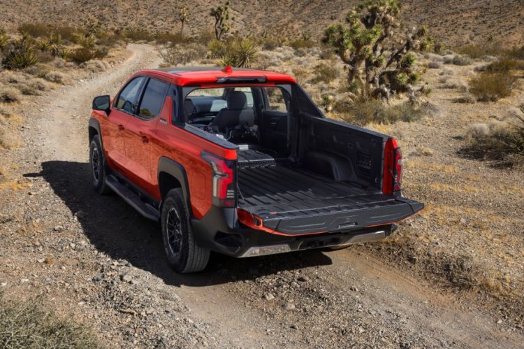 2026 Chevrolet Silverado Ev Trail Boss Rear Quarte