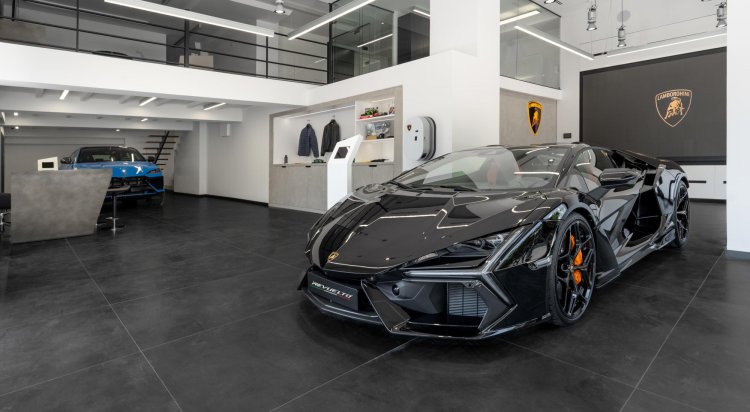 Lamborghini Revuelto