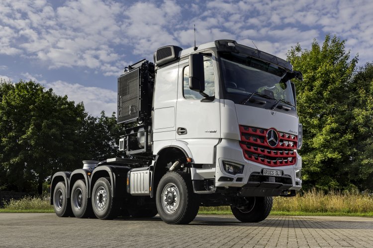 Mercedes Benz Arocs 4763 Front Quarter