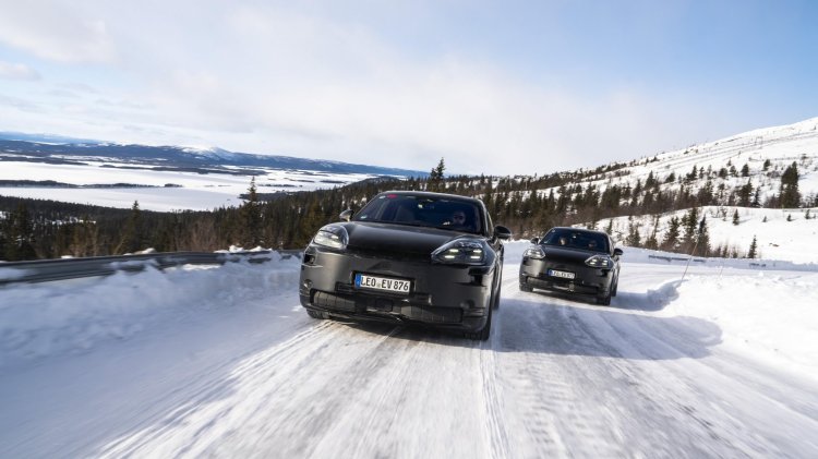 Porsche Cayenne Electric Snow Test