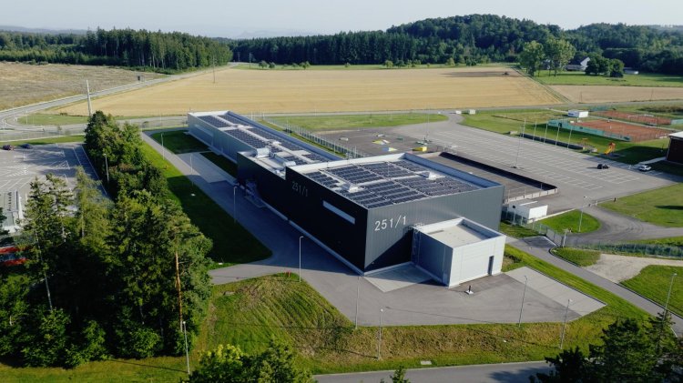 Mercedes Benz Light Testing Facility