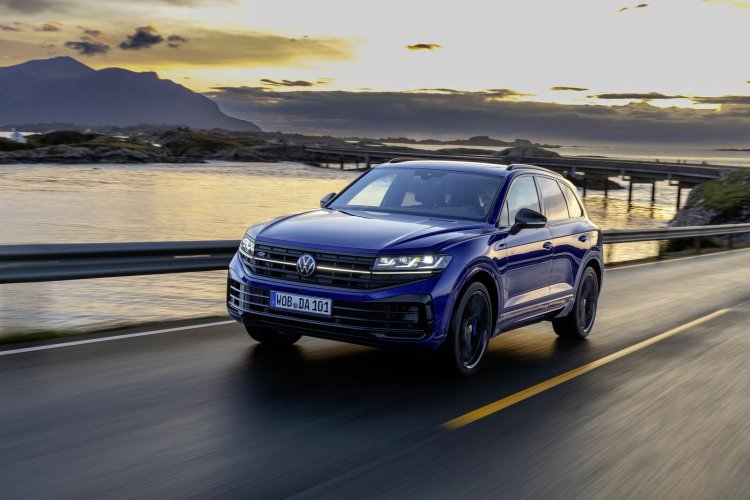 Vw Touareg Front Quarter