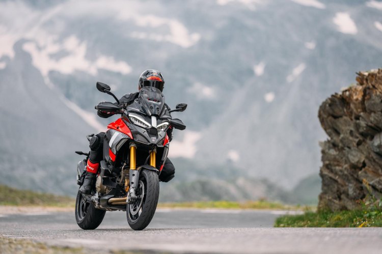 2025 Ducati Multistrada V4 Pikes Peak