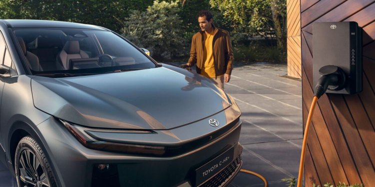 Toyota Avropada ağıllı Elektrik Avtomobili şarj şəbəkəsini genişləndirir