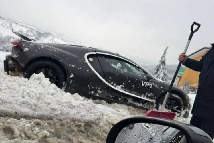 Bugatti Tourbillon Stuck In Snow 1