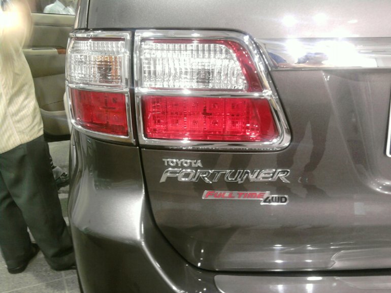 Toyota_Fortuner_India - 10