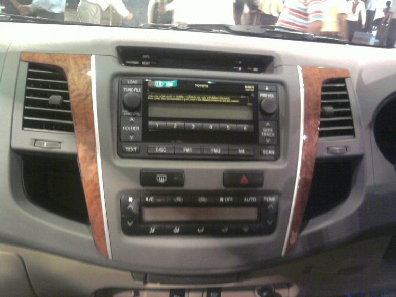 Toyota_Fortuner_India - 16