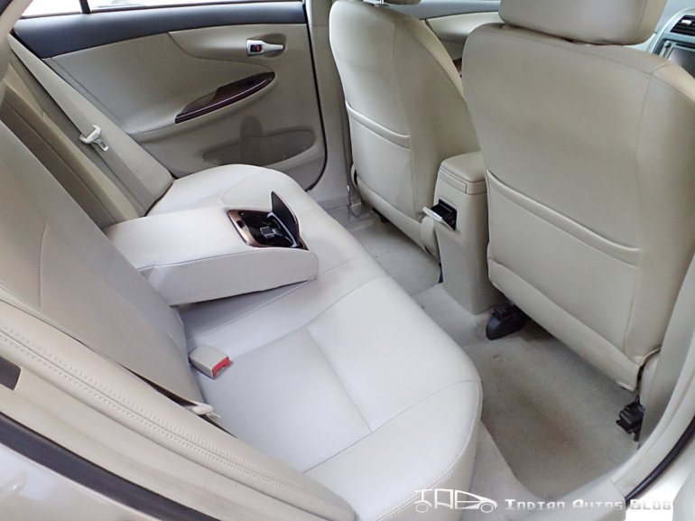 Facelifted Toyota Corolla Altis rear seats