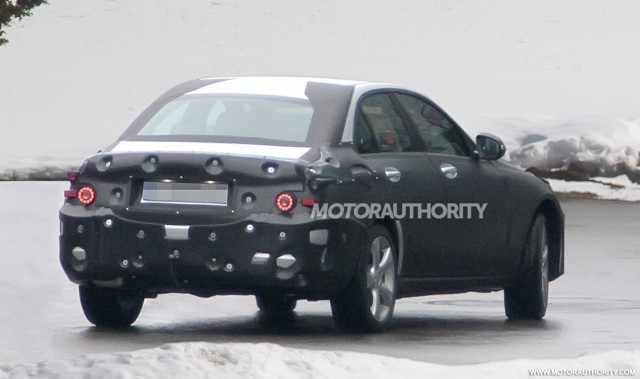 2014 mercedes benz c class rear spy-shot