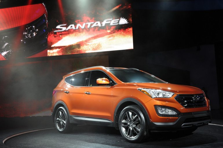 2013 Hyundai Santa Fe front