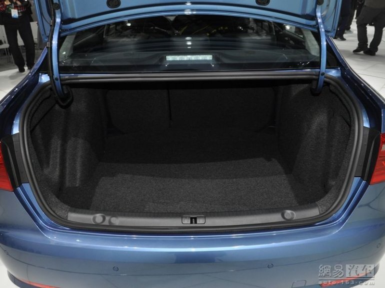 VW Lavida Auto China Beijing boot space