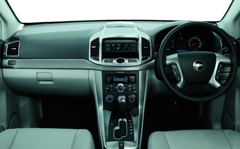 Chevrolet Captiva facelift Malaysia dashboard