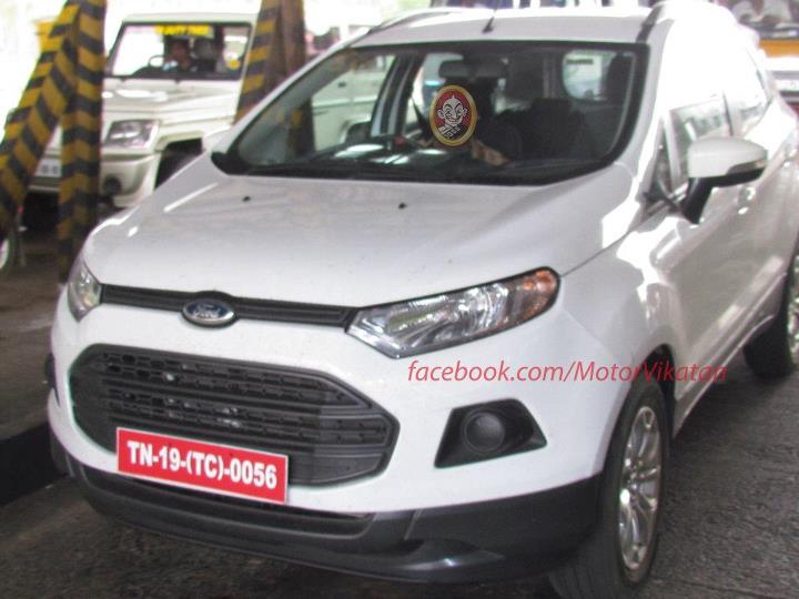 white Ford EcoSport front
