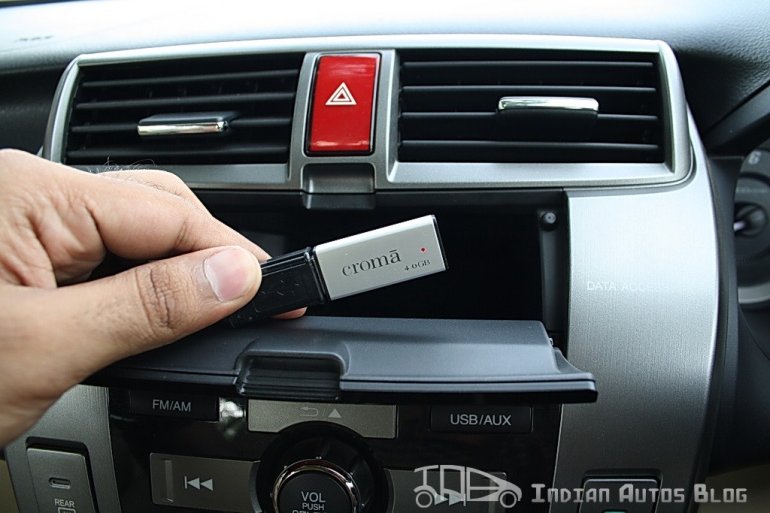 2012 Honda City USB dock