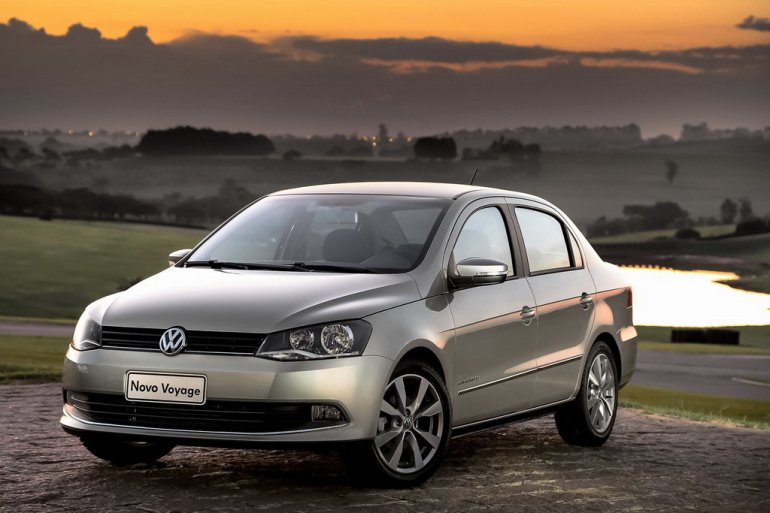 2013 Volkswagen Voyage front