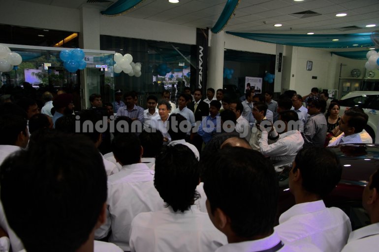 Dr. R. Ramakrishnan addressing the dealership personnels.