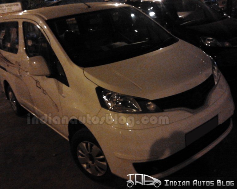 Nissan Evalia front