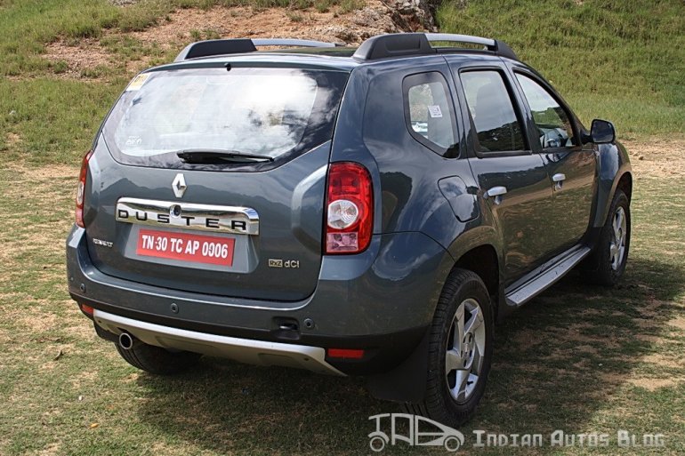 Renault Duster rear profile