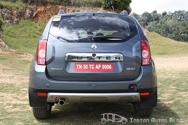 Renault Duster rear profile