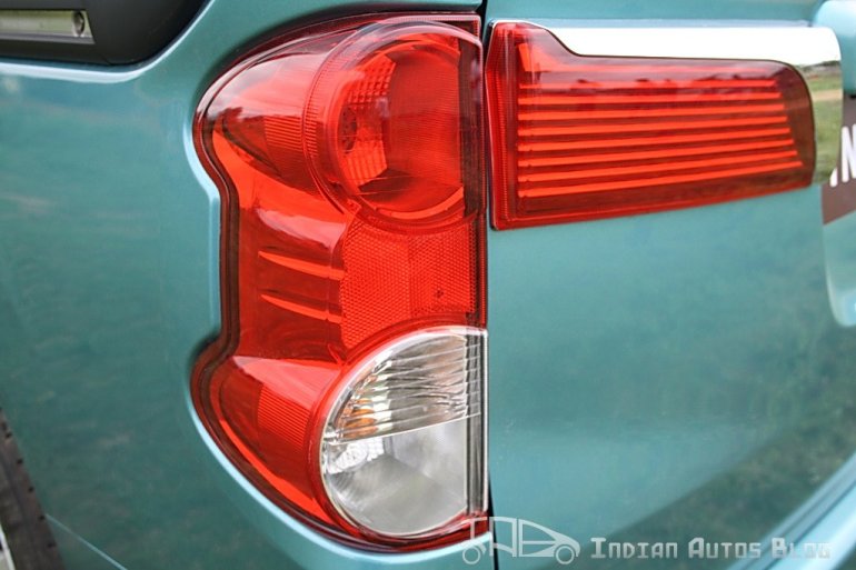 Nissan Evalia tail lamps