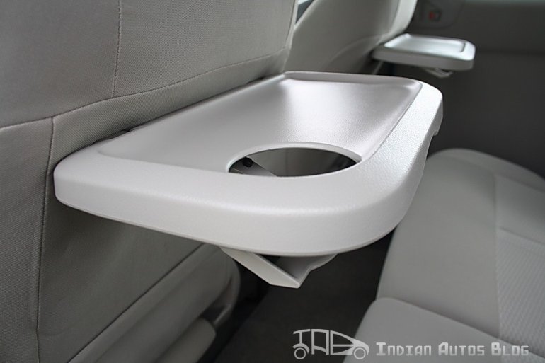 Nissan Evalia eating trays