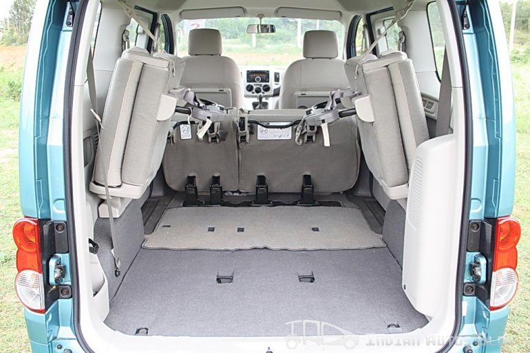 Nissan Evalia bootspace