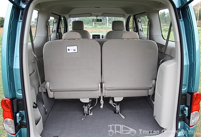 Nissan Evalia bootspace