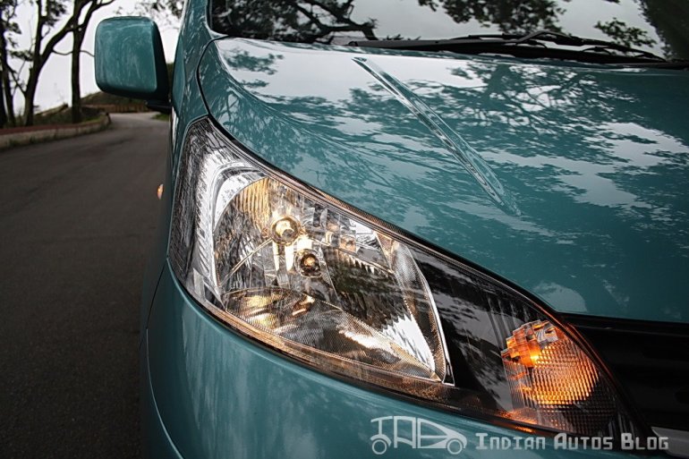 Nissan Evalia head lamps