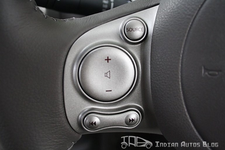 Renault Scala steering mounted controls