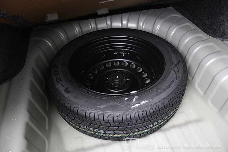 Renault Scala spare wheel