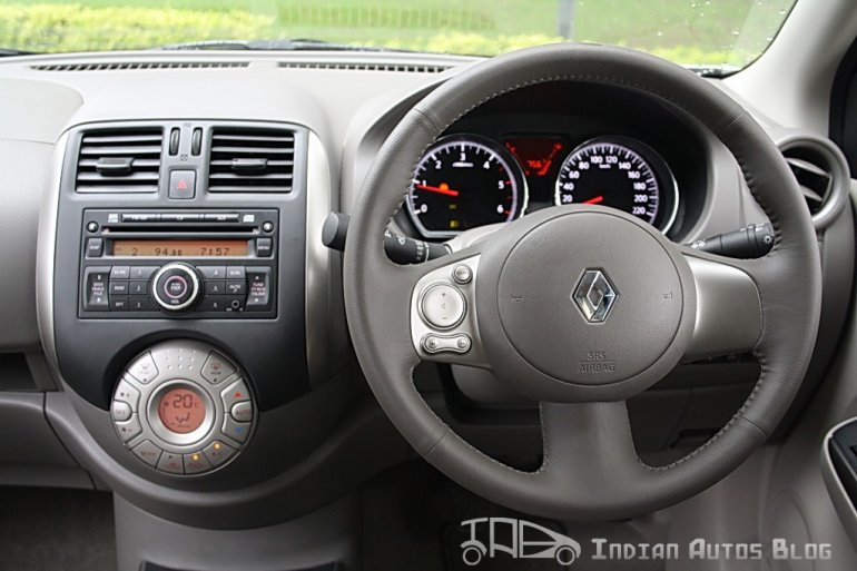 Renault Scala steering wheel