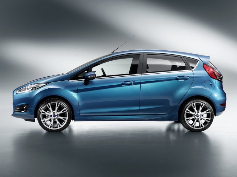 2013 Ford Fiesta side
