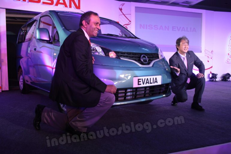 Mr G Sanjay with Mr Ishida at the Nissan Evalia Chennai launch