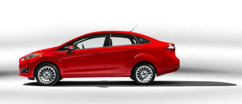 2013 Ford Fiesta sedan facelift side view
