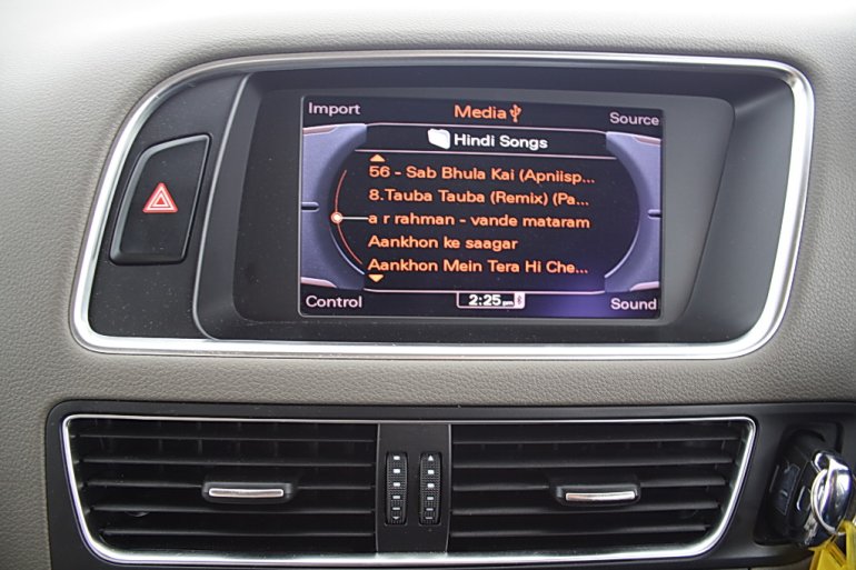 Audi Q5 display screen