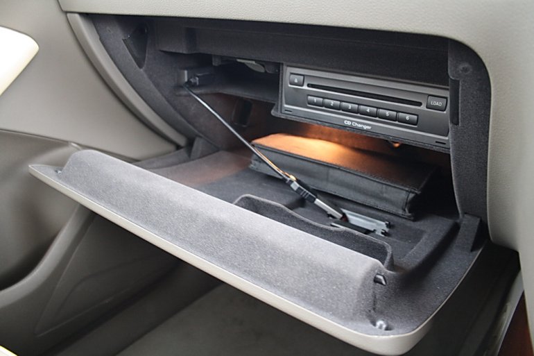 Audi Q5 glovebox