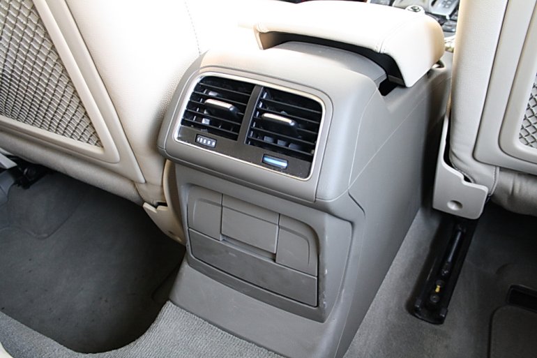 Audi Q5 rear AC vents