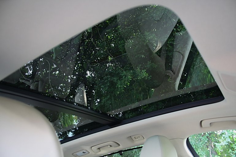 Audi Q5 panoromic sunroof