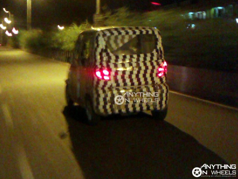 Bajaj RE60 rear Spyshots