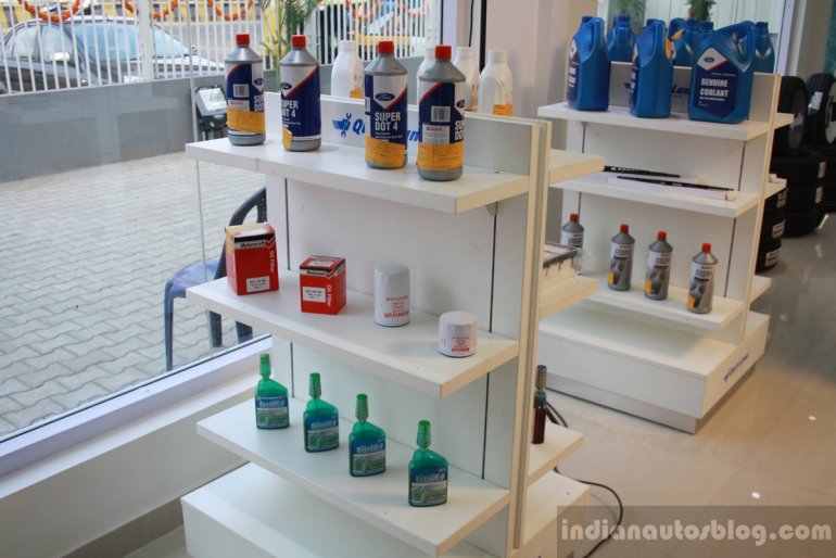 Ford Quicklane service waiting lounge